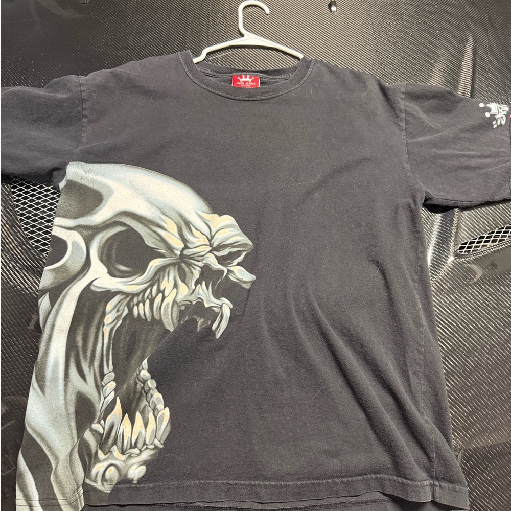 Jnco skull shirt, fits like a large